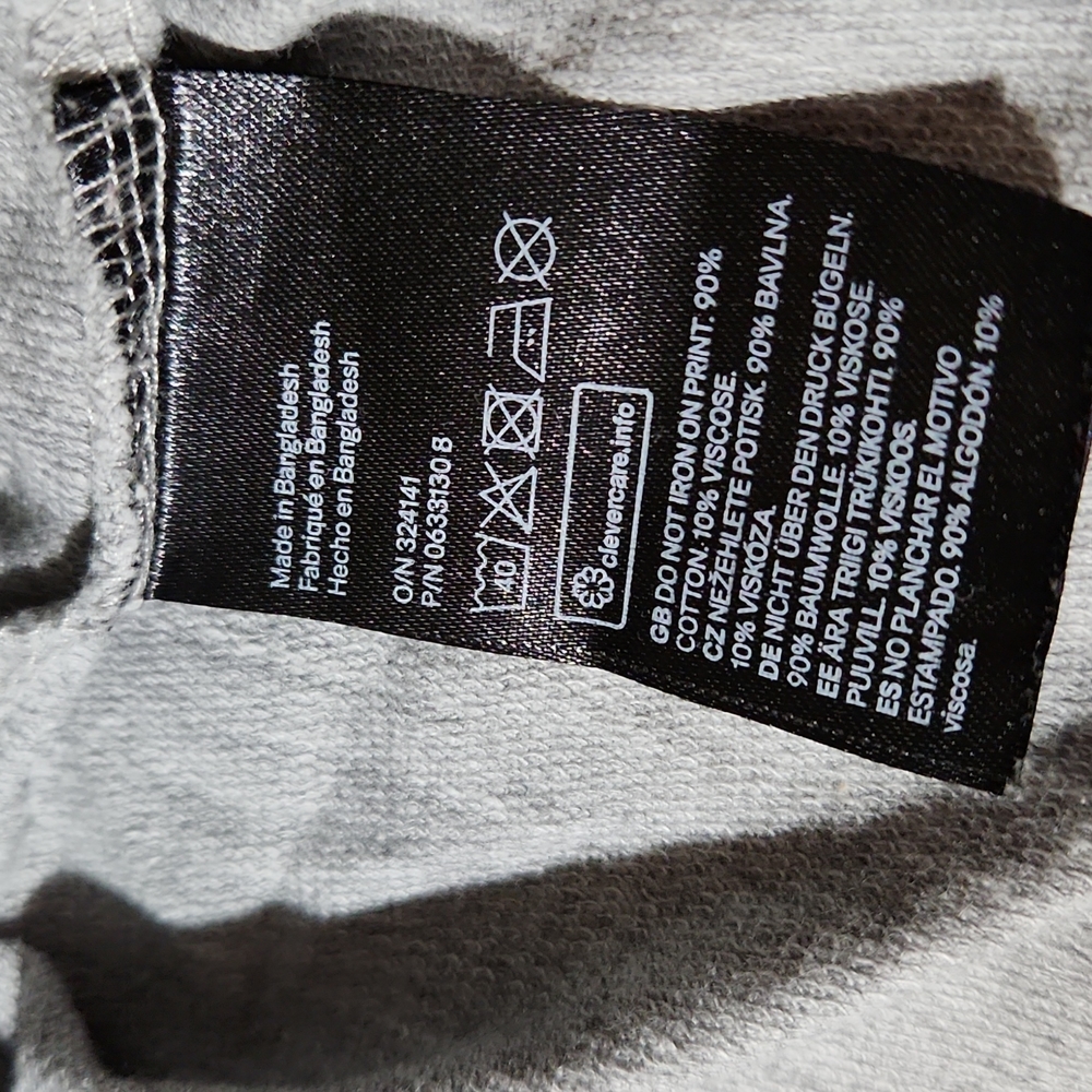 H & M Divided Nasa Longsleeve - Picture 4 of 7